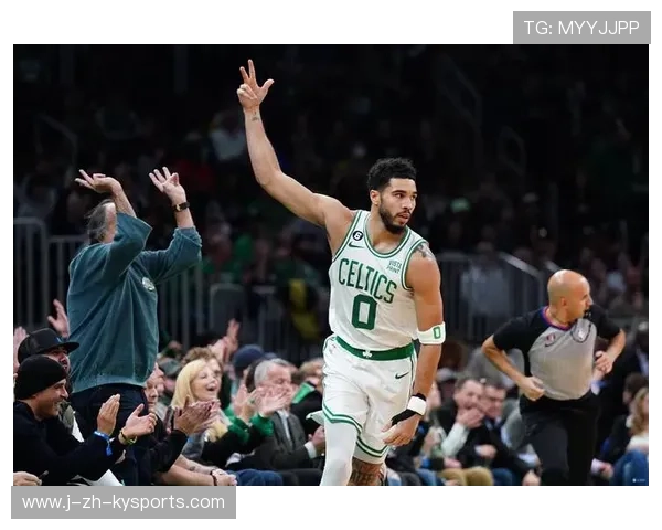 凯尔特人逆转雄鹿，常规赛巅峰对决中塔图姆罚球绝杀，凯尔特人塔图姆打中锋可以吗