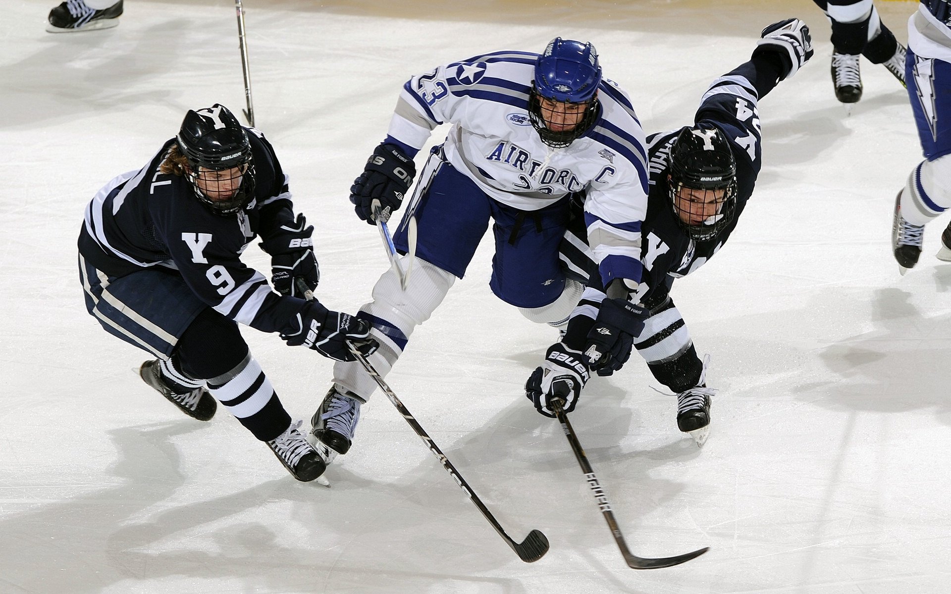 呼吸节奏稳定，技术动作连贯性佳，动作和呼吸节奏如何配合